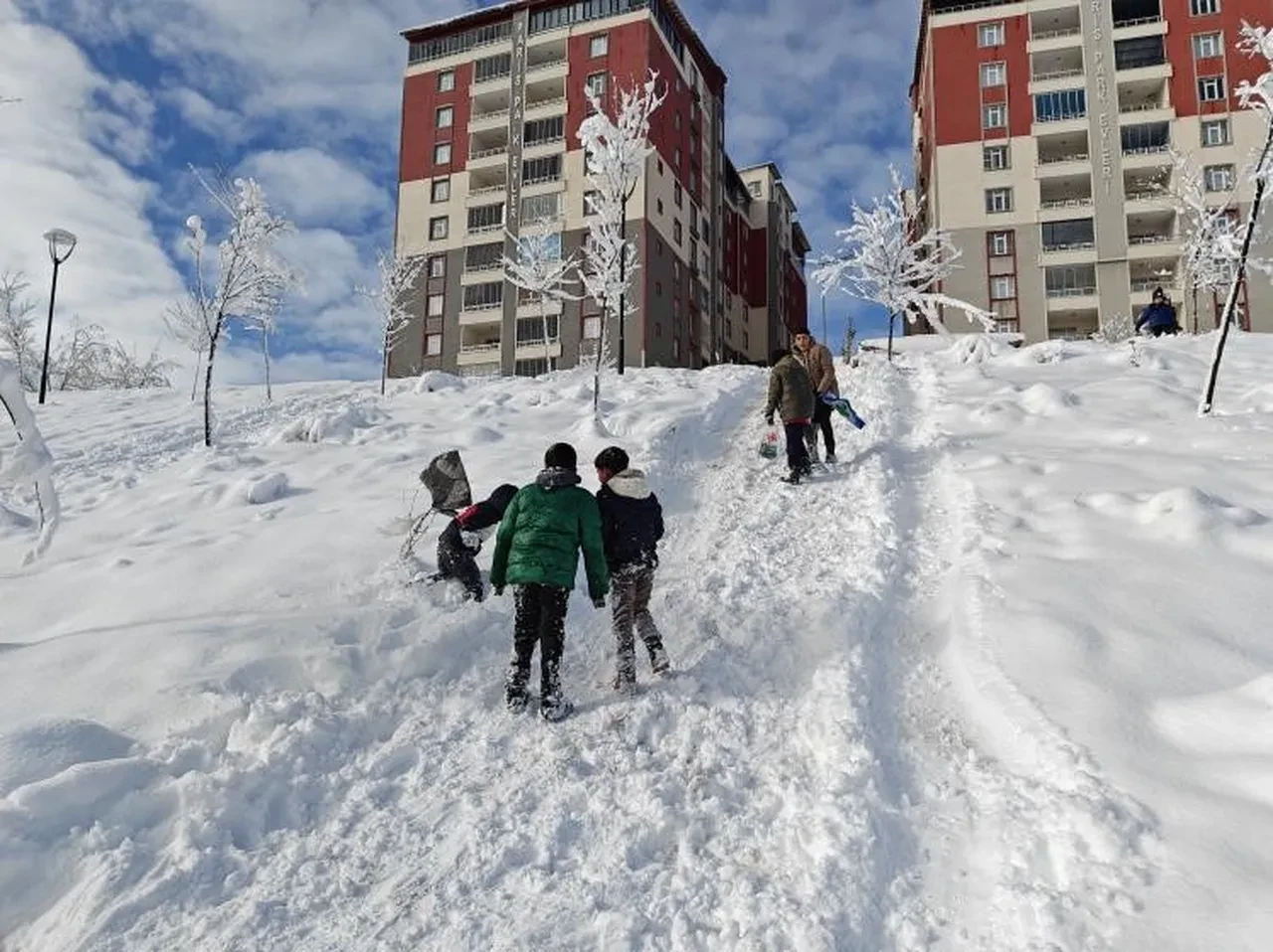 Okullar tatil edildi haberleri gelmeye başladı! İşte kar tatili olan iller