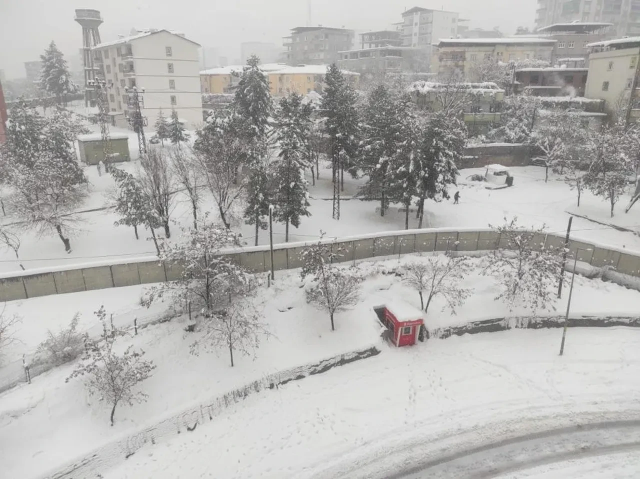 Okullar tatil edildi haberleri gelmeye başladı! İşte kar tatili olan iller
