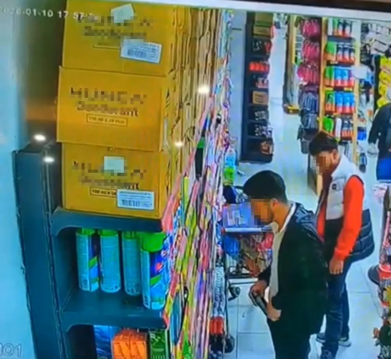 Önce kokladılar, sonra çaldılar! İş yeri sahibinden esprili tepki: "Bizim hırsızlar kaliteli"