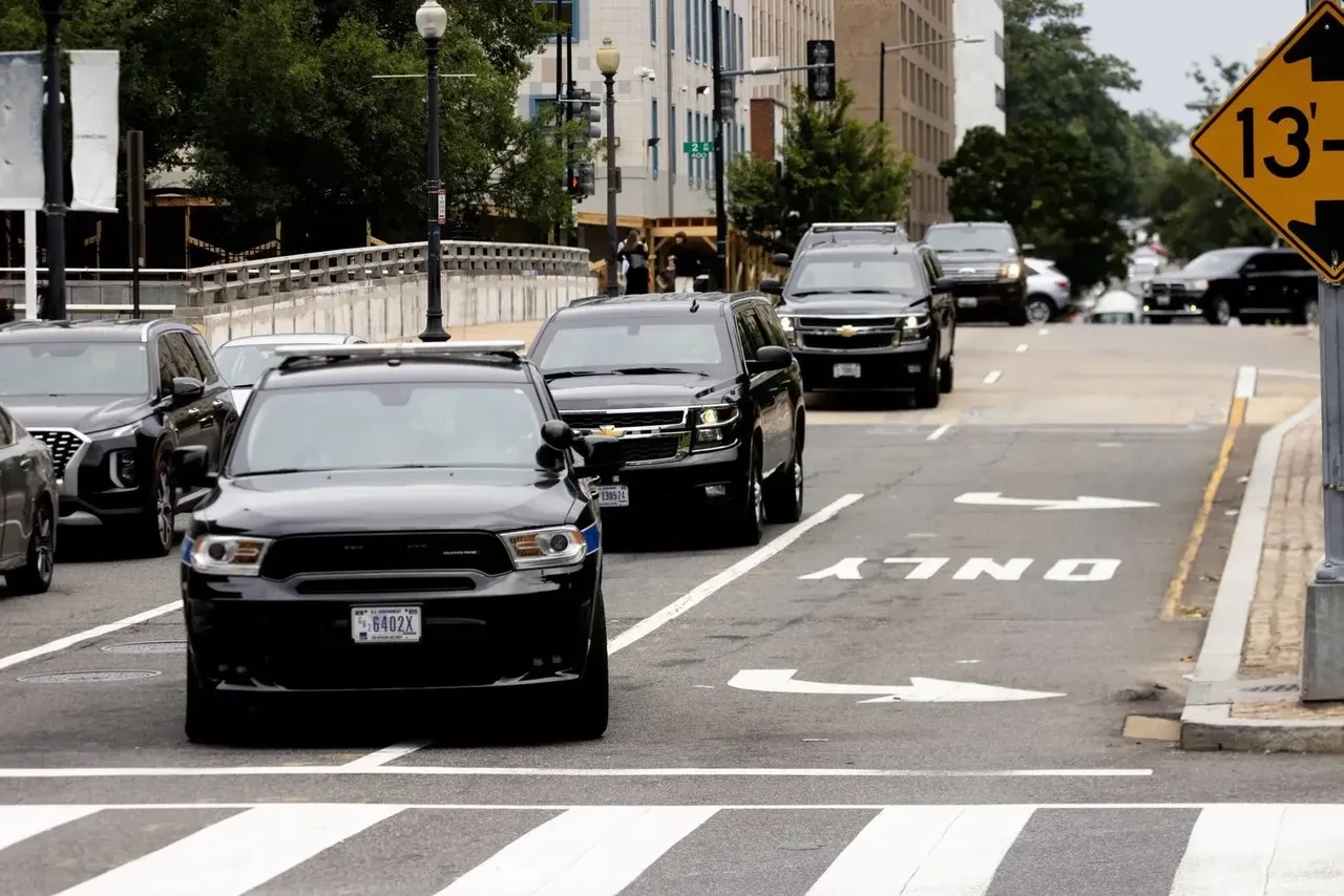 'Şüpheli nesne' Trump'a dolambaçlı rota izlettirdi! Air Force One uçağı ise adeta saklandı