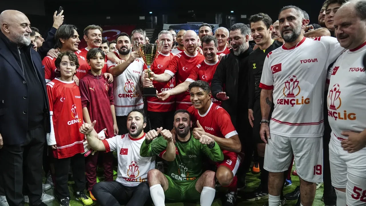 TÜGVA GENÇLİG 2026'nın tanıtımı yapıldı ve yıldızlar karmasıyla özel gösteri maçı gerçekleştirildi