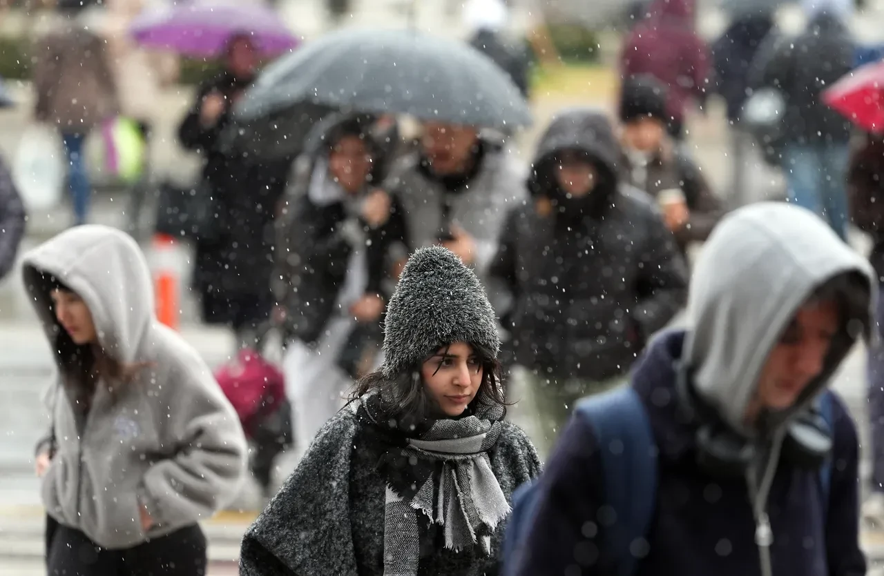 Yoğun kar yağışı, sağanak ve fırtına fena bastırdı! Meteoroloji'den 41 ile sarı kod! 