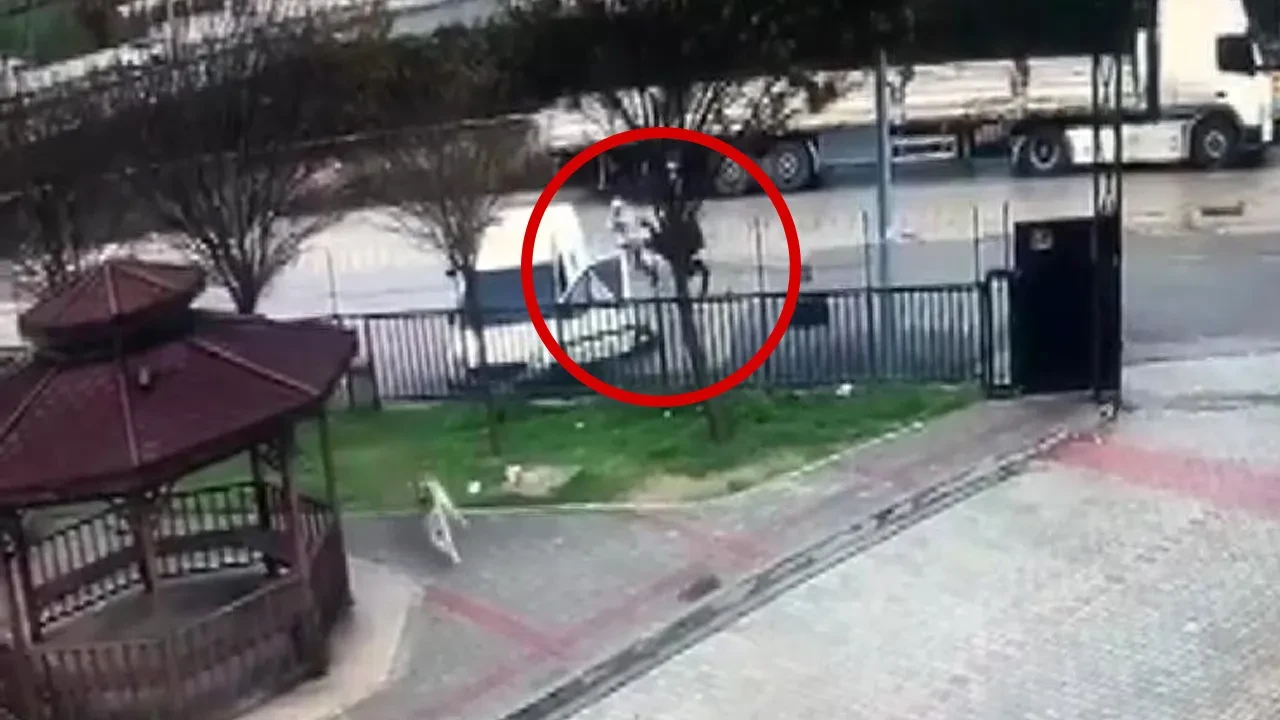 Adana'da sokak ortasında kanlı infaz! Baba ile oğlu kurşun yağmuruna tutuldu