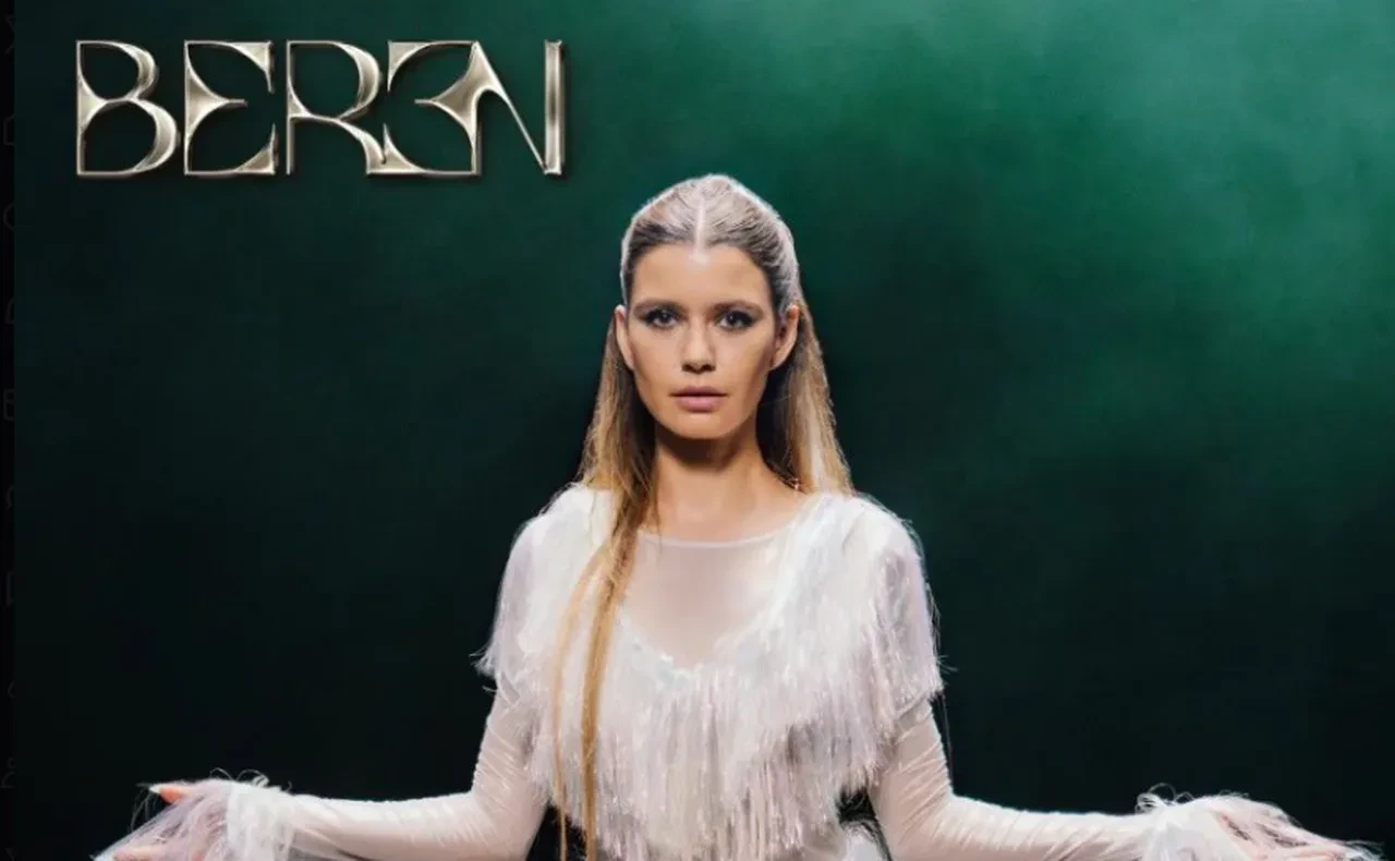 Beren Saat'ten kariyer değişikliği! Müzik kariyeri başladı, ilk tanıtım videosu büyük ilgi gördü 