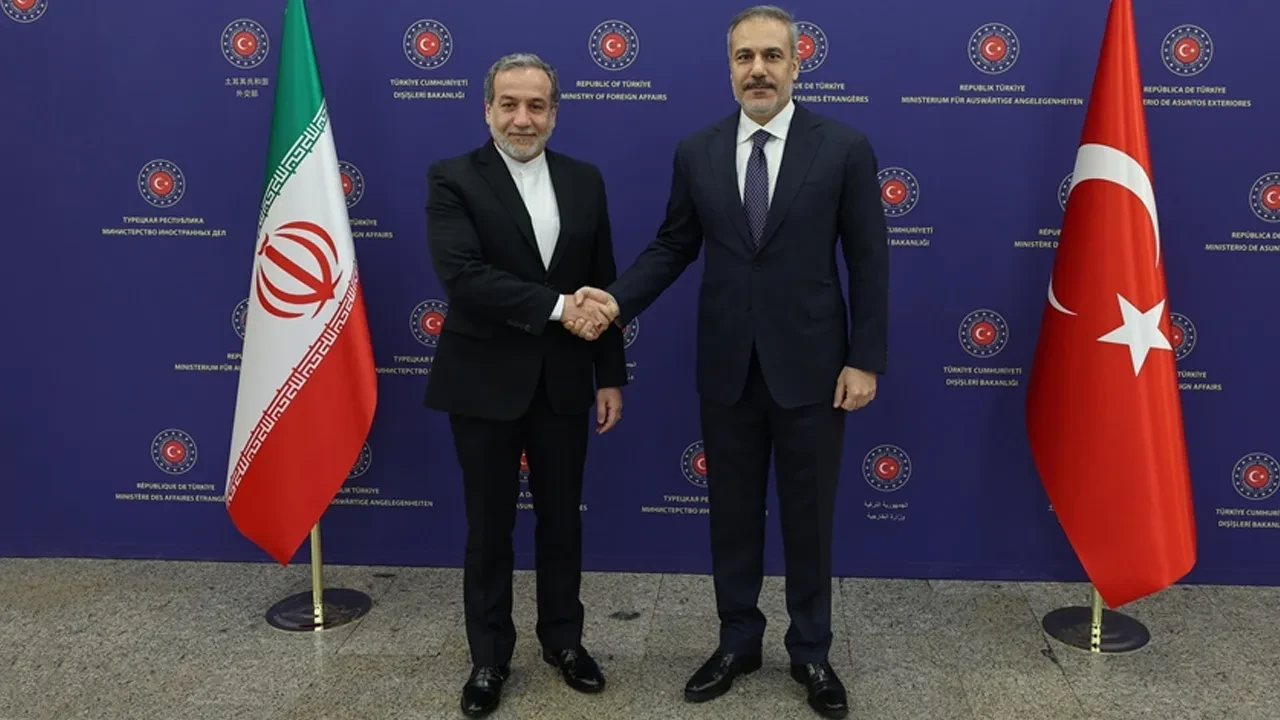 Hakan Fidan İranlı mevkidaşı Abbas Arakçi ile görüştü