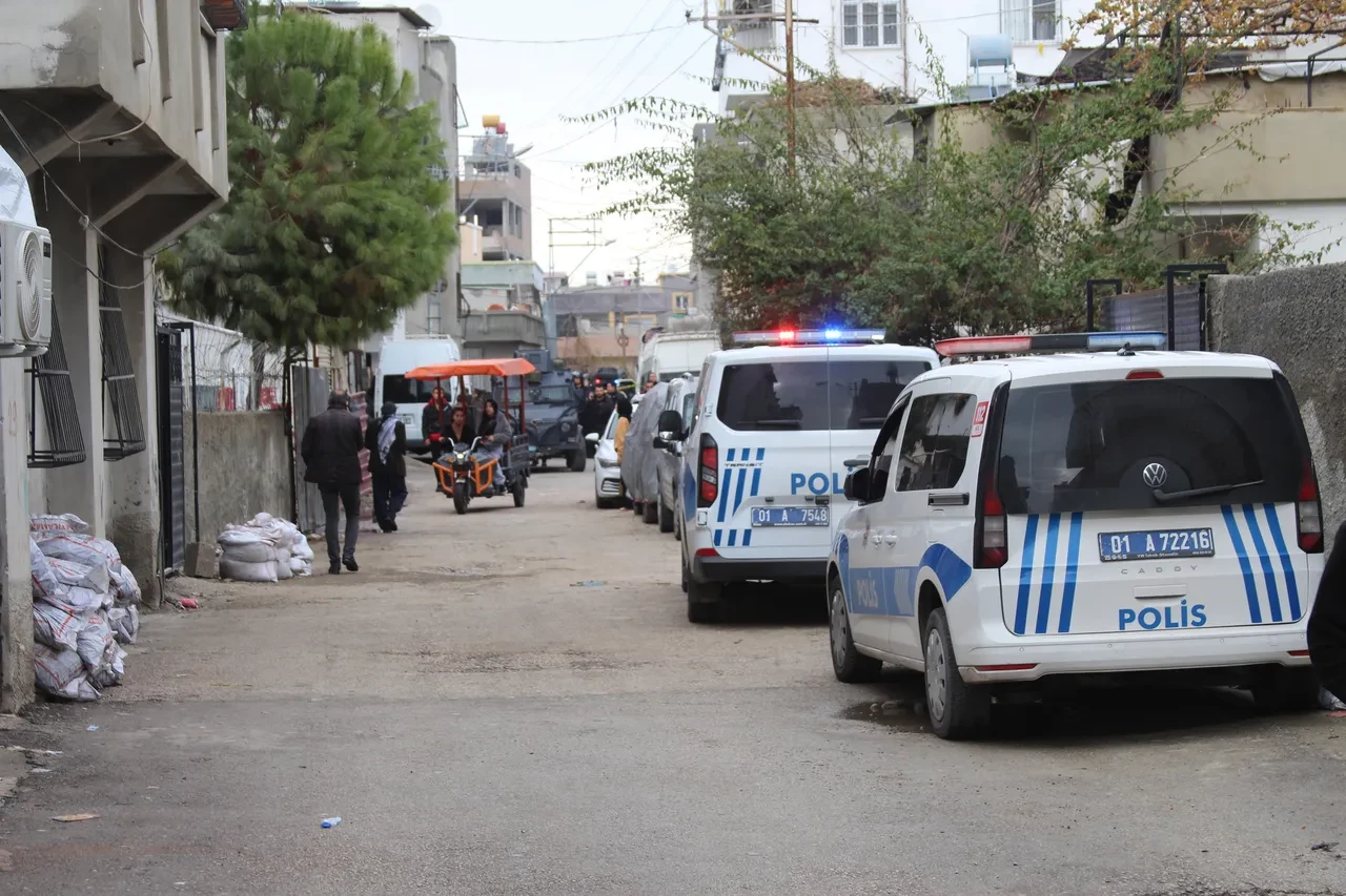 İki grup arasındaki kavgada kan döküldü! Adana'da taşlı, sopalı saldırı