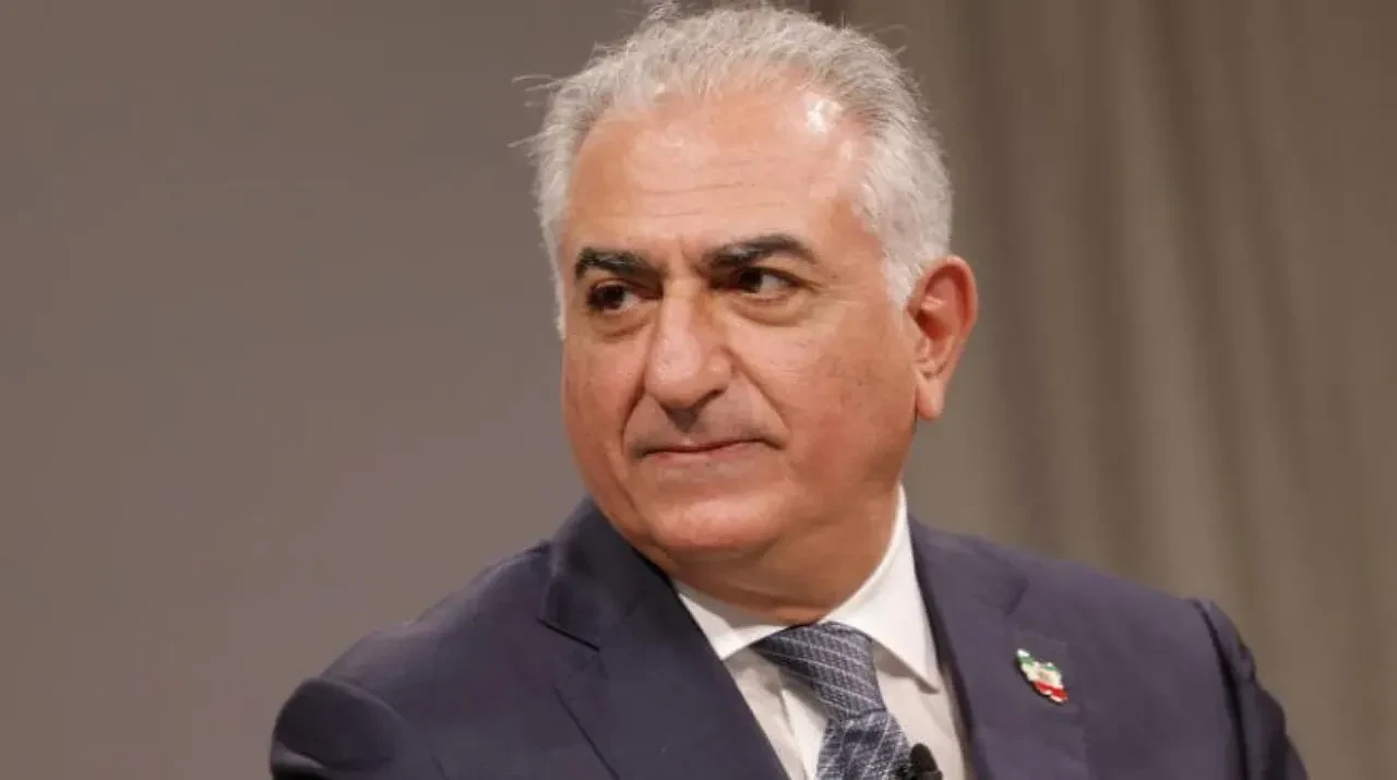 İran'ın devrik şahının oğlu Rıza Pehlevi kendi kendine gelin güvey oluyor! 