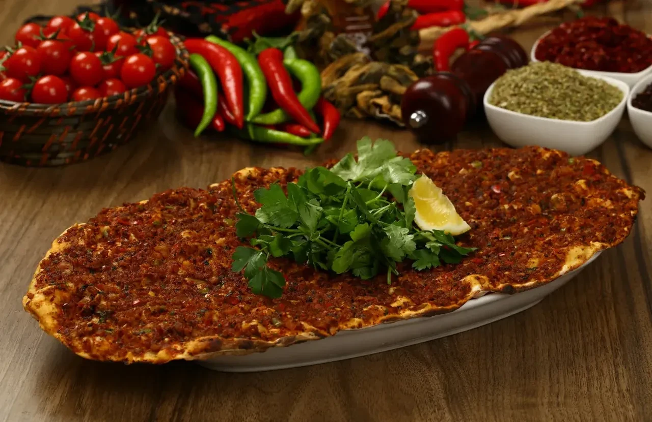 Lahmacunun tadı kaçtı! Zam oranı enflasyonu geçti