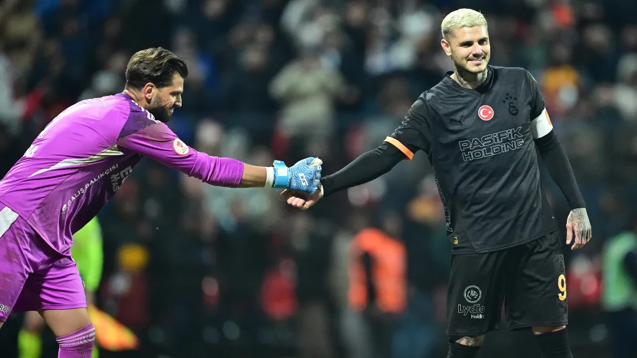 Okan Buruk'tan transfer çıkışı: "Gönülleri rahat olsun"