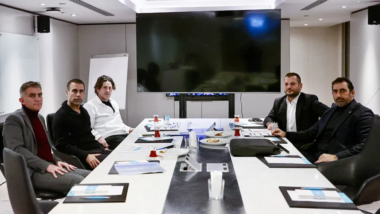 Trabzonspor'dan transfer bilgilendirmesi: Kritik toplantı duyuruldu!