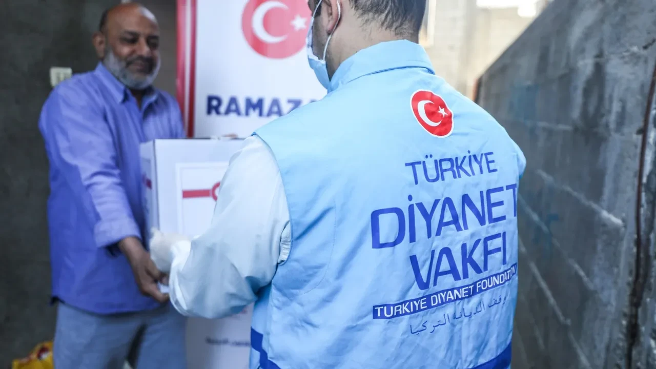 Yeni evlenecek çiftlere 500 bin lira hibe! Başvuru şartları ve tarihleri belli oldu