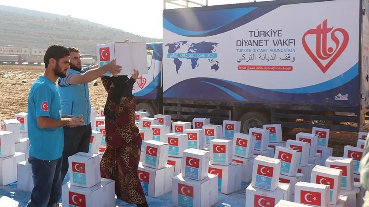 Yeni evlenecek çiftlere 500 bin lira hibe! Başvuru şartları ve tarihleri belli oldu