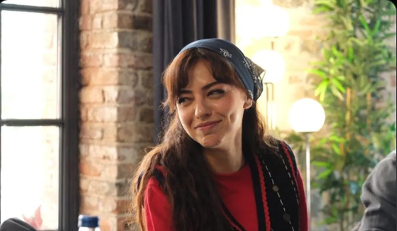 Aslıhan Malbora ve Erdem Kaynarca'lı İnter Galaktik Aşk dizisinden ilk kare geldi 