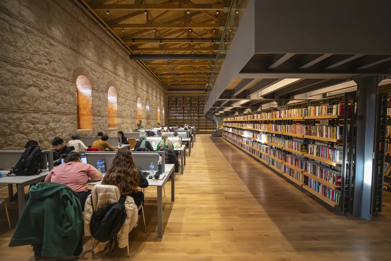 Bakan Ersoy rekor rakamı verdi: Rami Kütüphanesi'ni 7.7 milyon kişi ziyaret etti