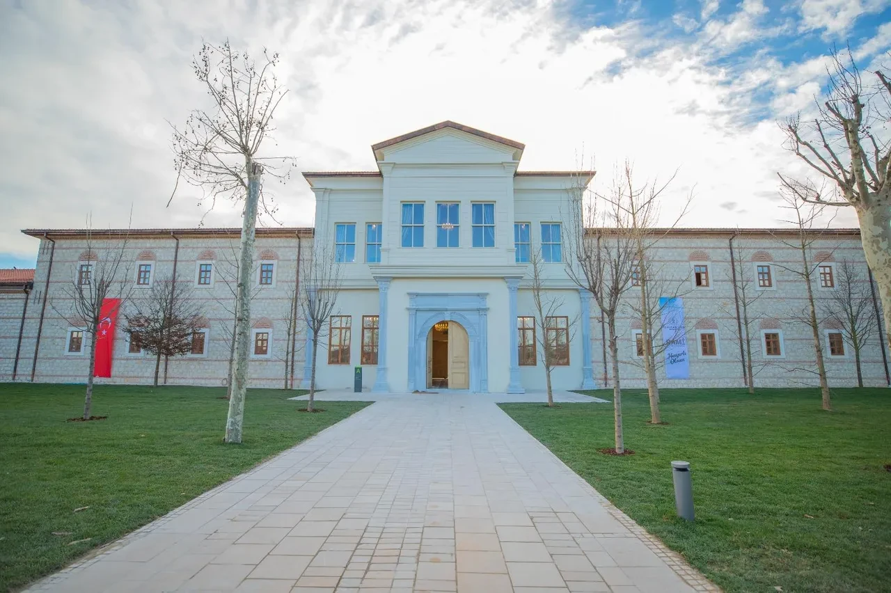 Bakan Ersoy rekor rakamı verdi: Rami Kütüphanesi'ni 7.7 milyon kişi ziyaret etti