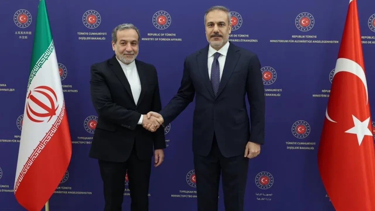 Bakan Fidan İranlı mevkidaşı Arakçi ile görüştü: Bölgesel gerilim mesajı