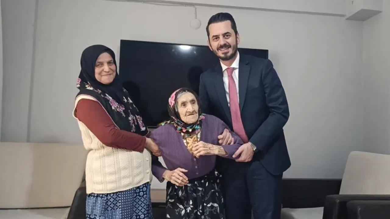 Cumhurbaşkanı Erdoğan hayranı 121 yaşındaki Saadet teyzenin isteği yerine getirildi 