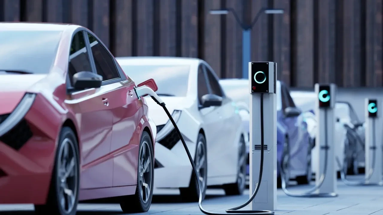 Elektrikli otomobillerde yeni dönem: Sodyum iyon piller lityuma meydan okuyor