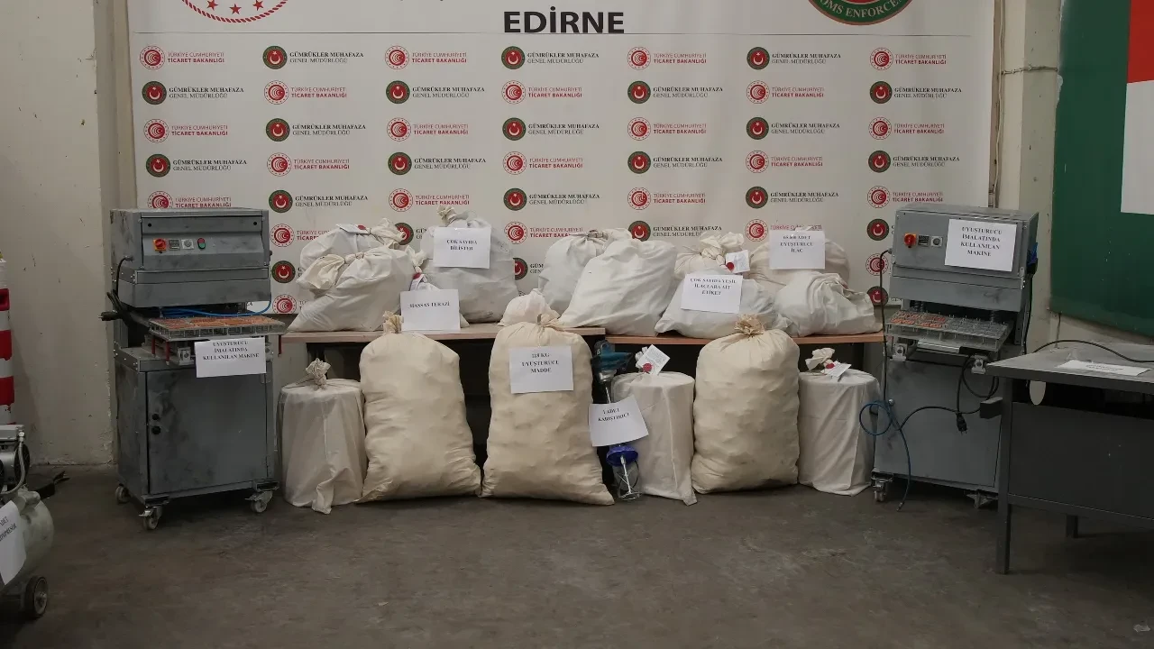 Evini uyuşturucu imalathanesine çevirmiş! Tam 117 kilo uyuşturucu ele geçirildi