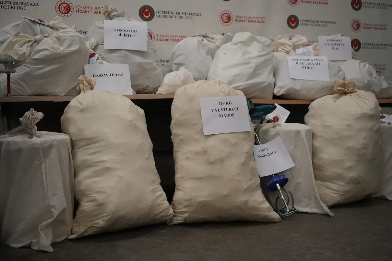 Evini uyuşturucu imalathanesine çevirmiş! Tam 117 kilo uyuşturucu ele geçirildi