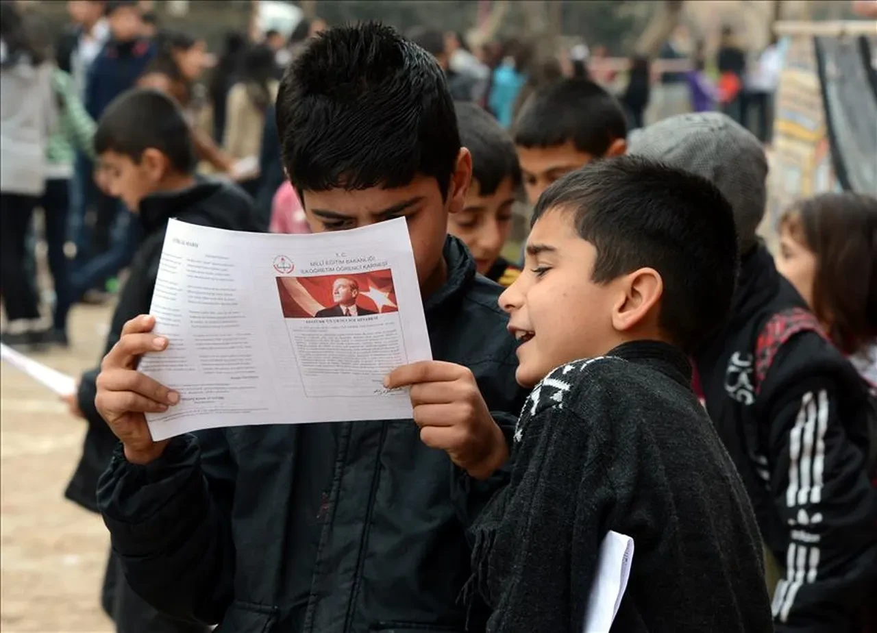 Özgün öğretmen karne görüş sözleri örnekleri 2026! Başarılı ve başarısız öğrenciler için en güzel karne görüşleri