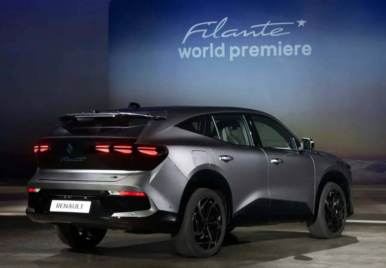 Renault’un en büyük ve en lüks SUV’u tanıtıldı