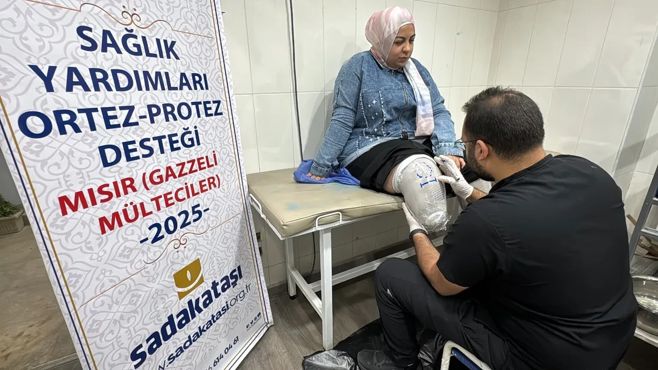 Sadakataşı Gazzeli savaş mağdurlarına protez desteği sağladı