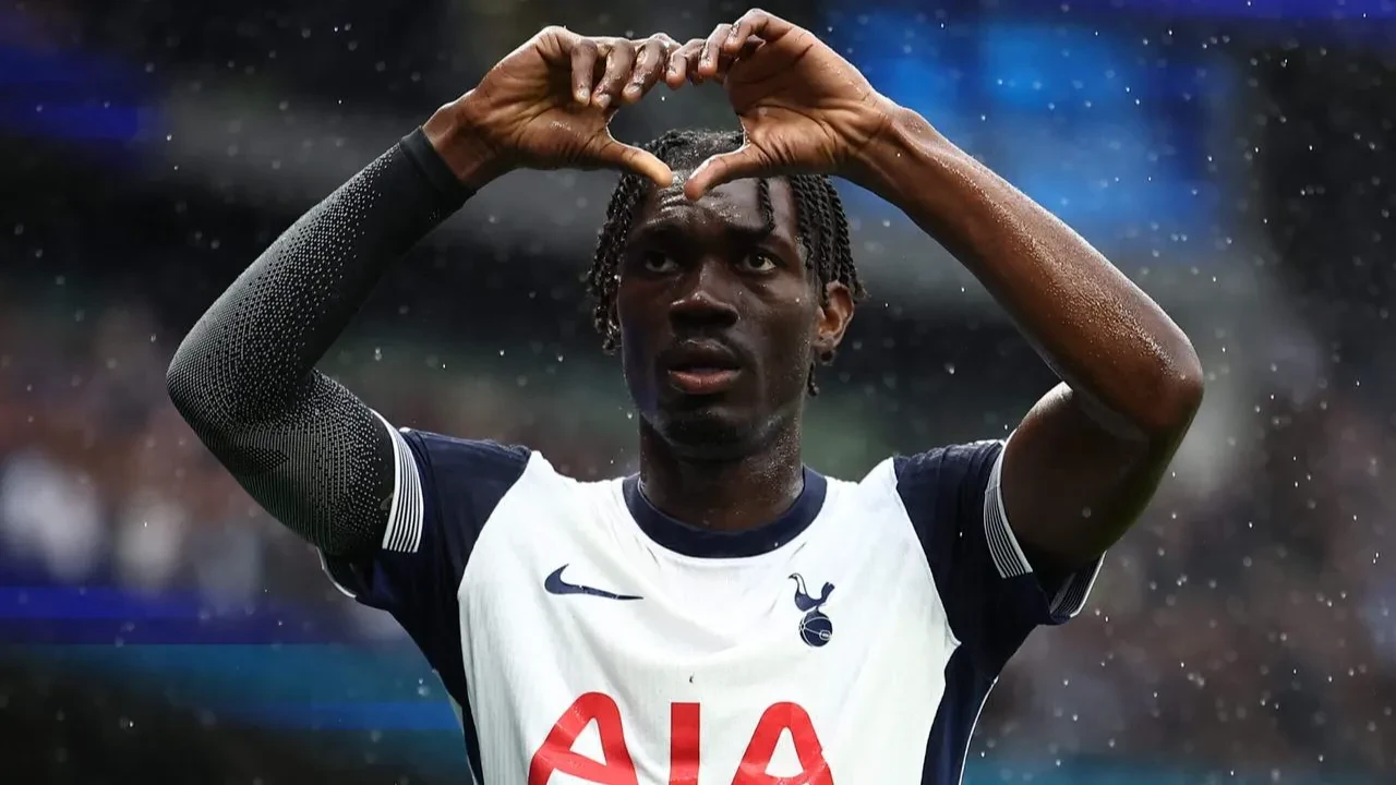 Galatasaray'dan transferde ters köşe: Fenerbahçe'ye imza atması bekleniyordu!