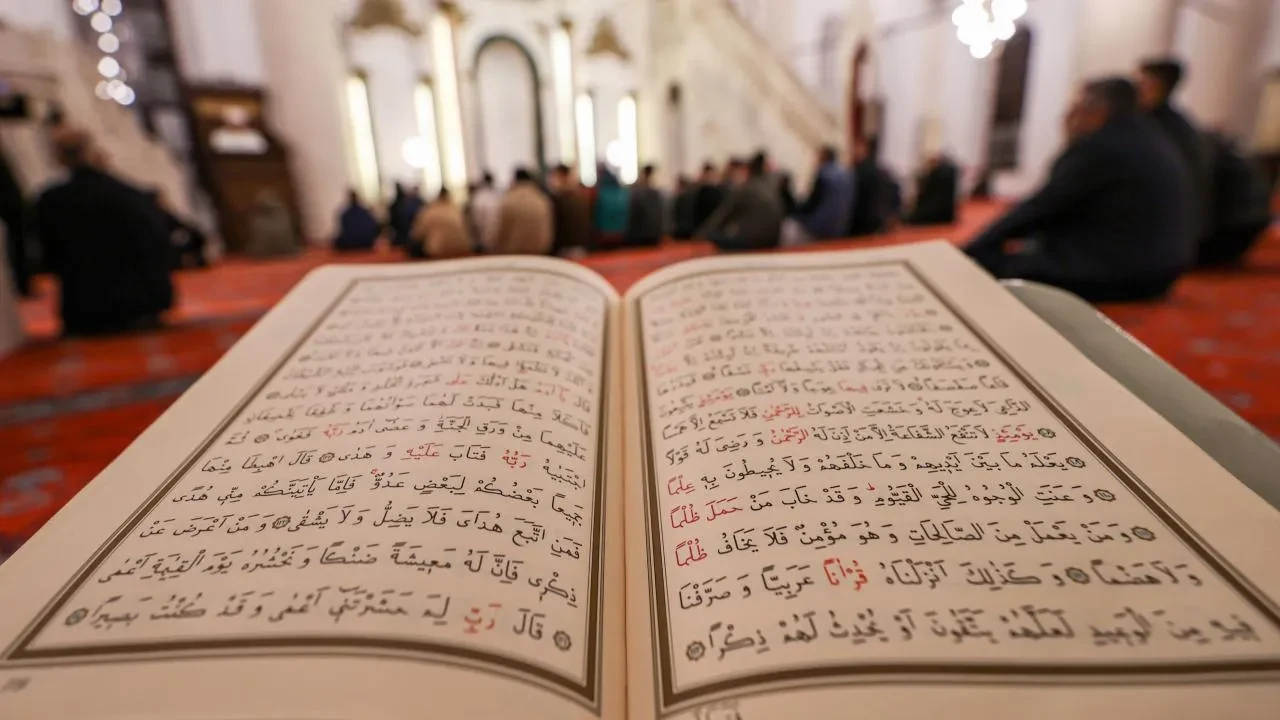 Akrabaya Miraç Kandili Mesajları 2026! Anne, baba, abi, kardeş, abla, amca, dayı, hala ve teyzeye gönderilebilecek hayırlı kandiller sözleri