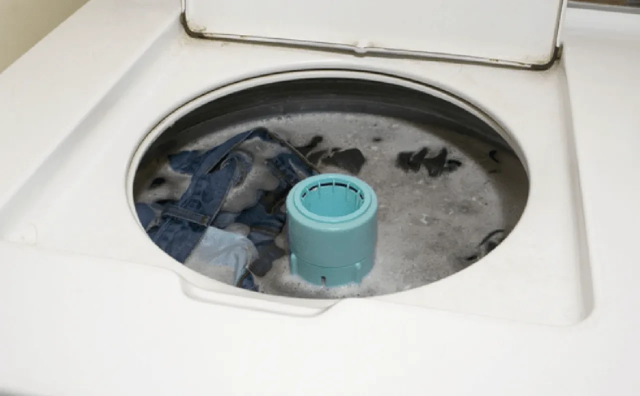 İki yaşındaki küçük çocuk çamaşır makinesinde hayatını kaybetti!