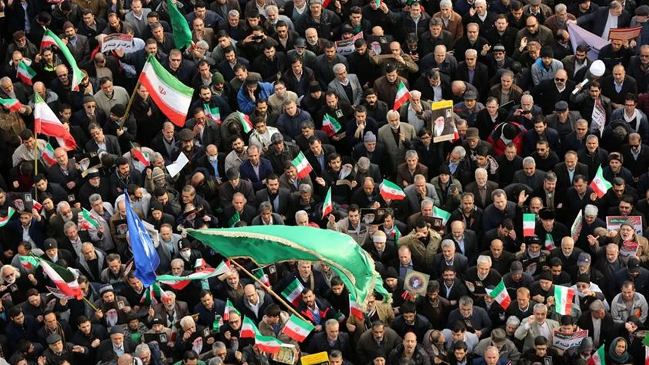 İngiltere Tahran'daki büyükelçiliğini kapattı! İtalya, Polonya ve Almanya'dan peş peşe uyarılar