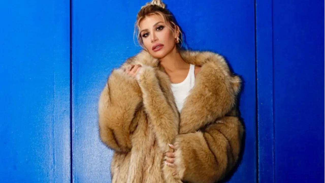 irem Derici ödül törenine katılanları eleştirdi: Hep aynı tayfa var 