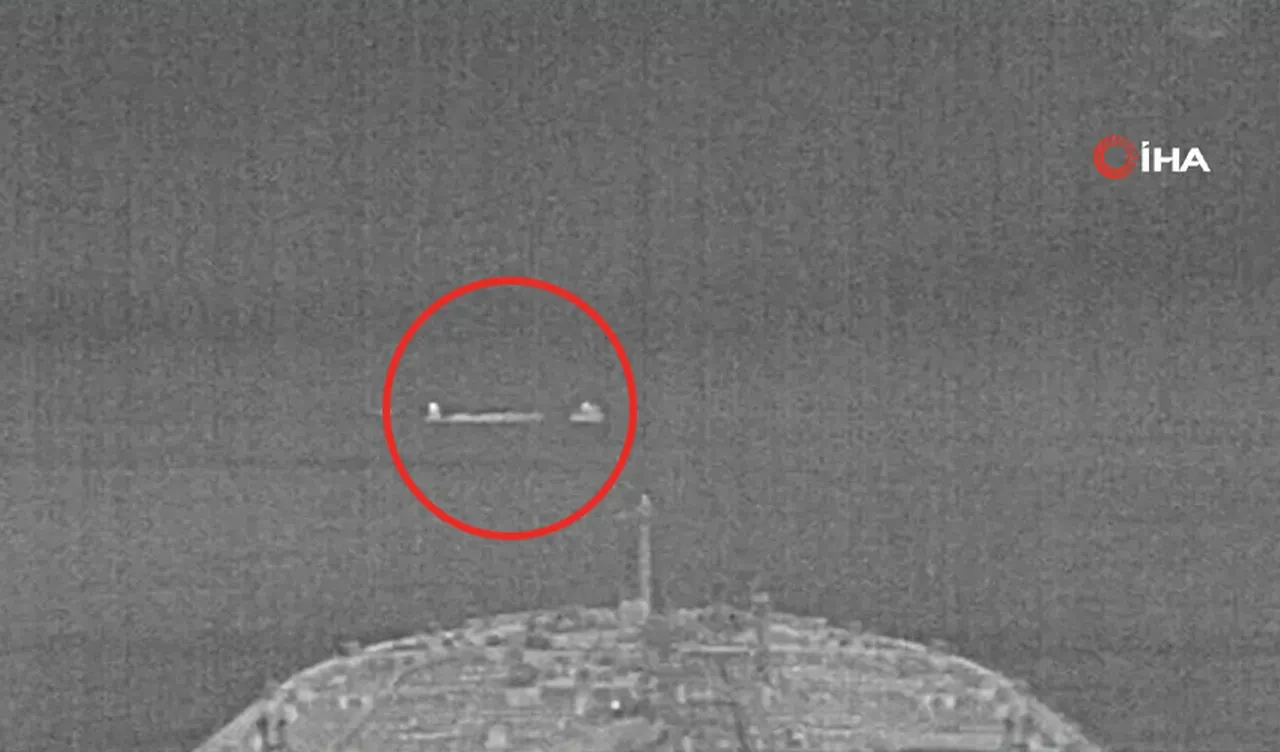 Kuzey Denizi'nde kargo gemisi petrol tankerini biçmişti! Facianın görüntüsü ortaya çıktı