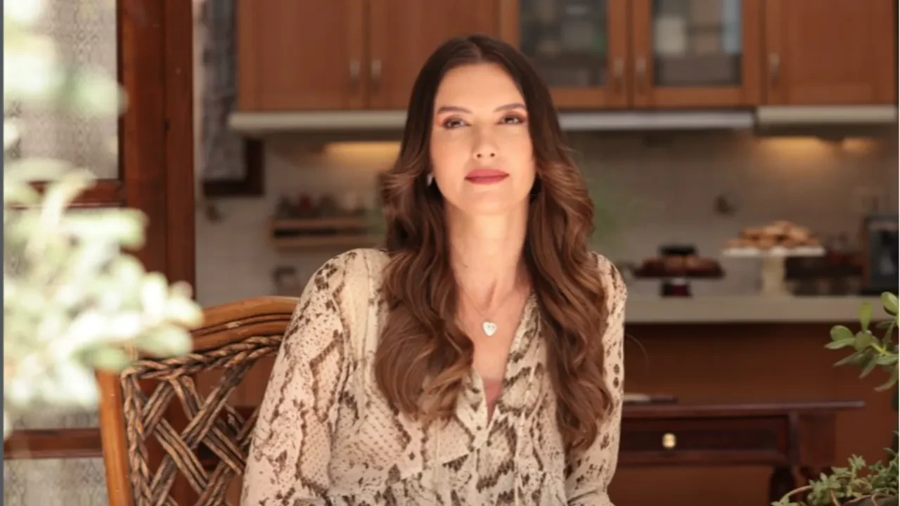  Leyla Lydia Tuğutlu oyunculuğa ara verdi, şarkıcı oldu! 