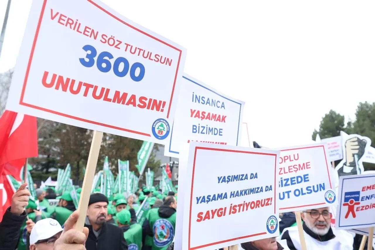 Memur-Sen'den 'seyyanen zam' talebi