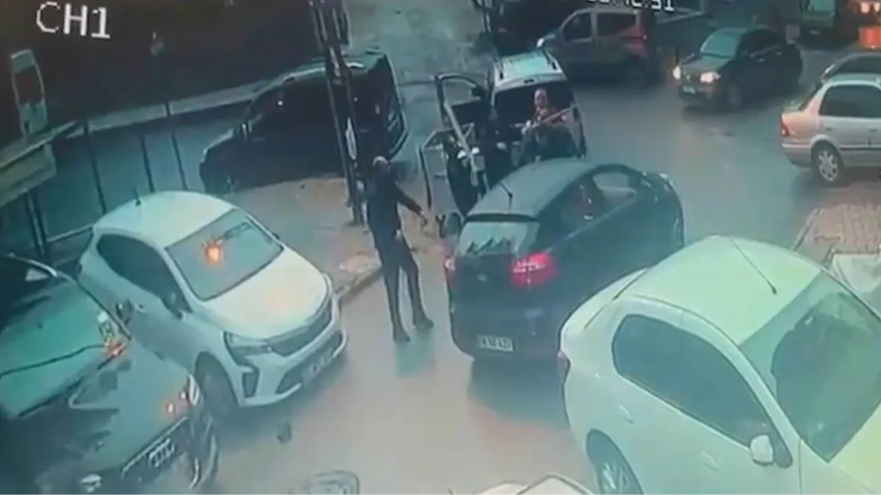 Motor parkı kavgasında keser ve sopalar havada uçuştu! O anlar kamerada