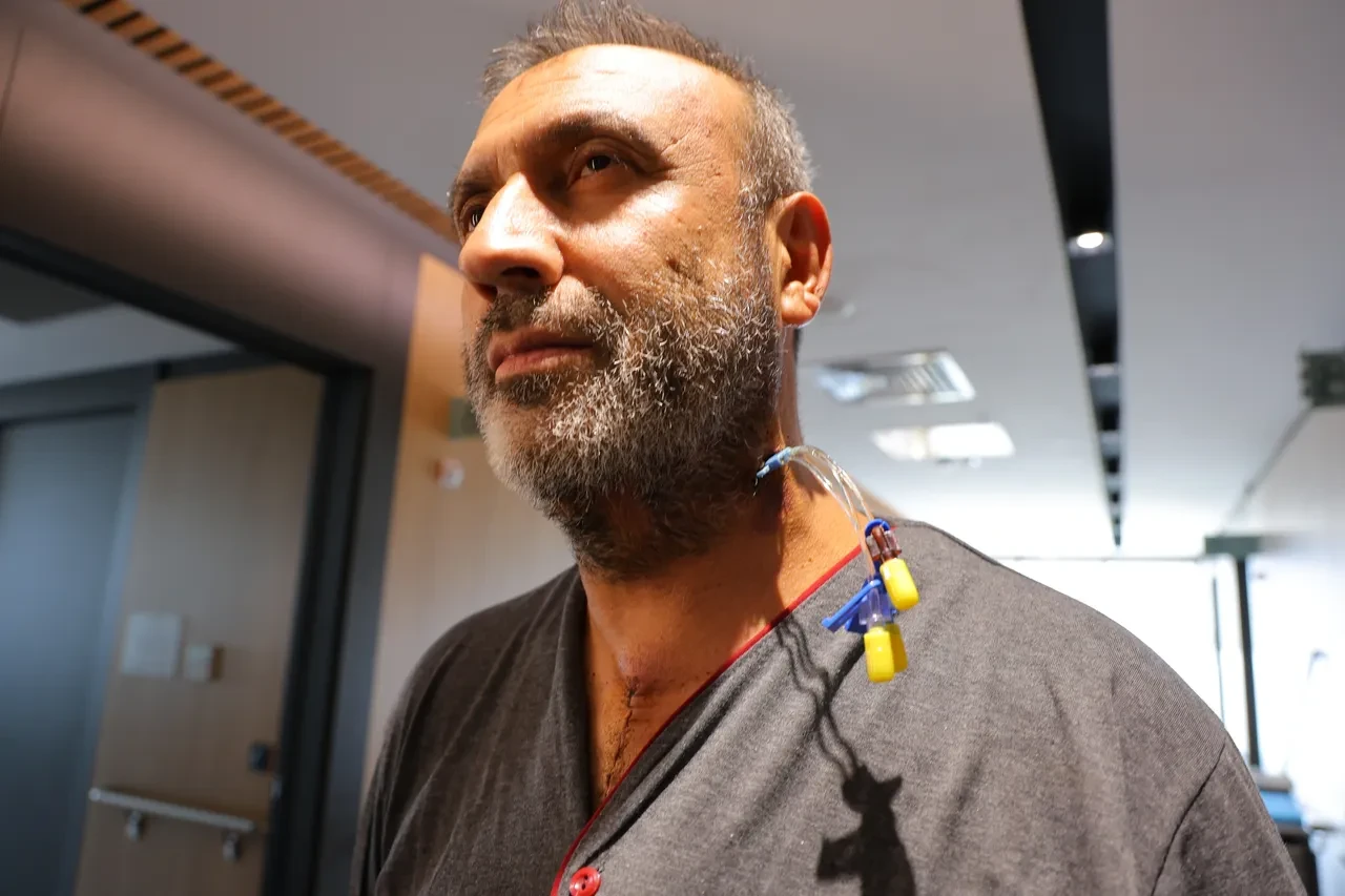 Şah damarı kopan hasta hayata döndürüldü! 20 dakika beyin dolaşımı durduruldu