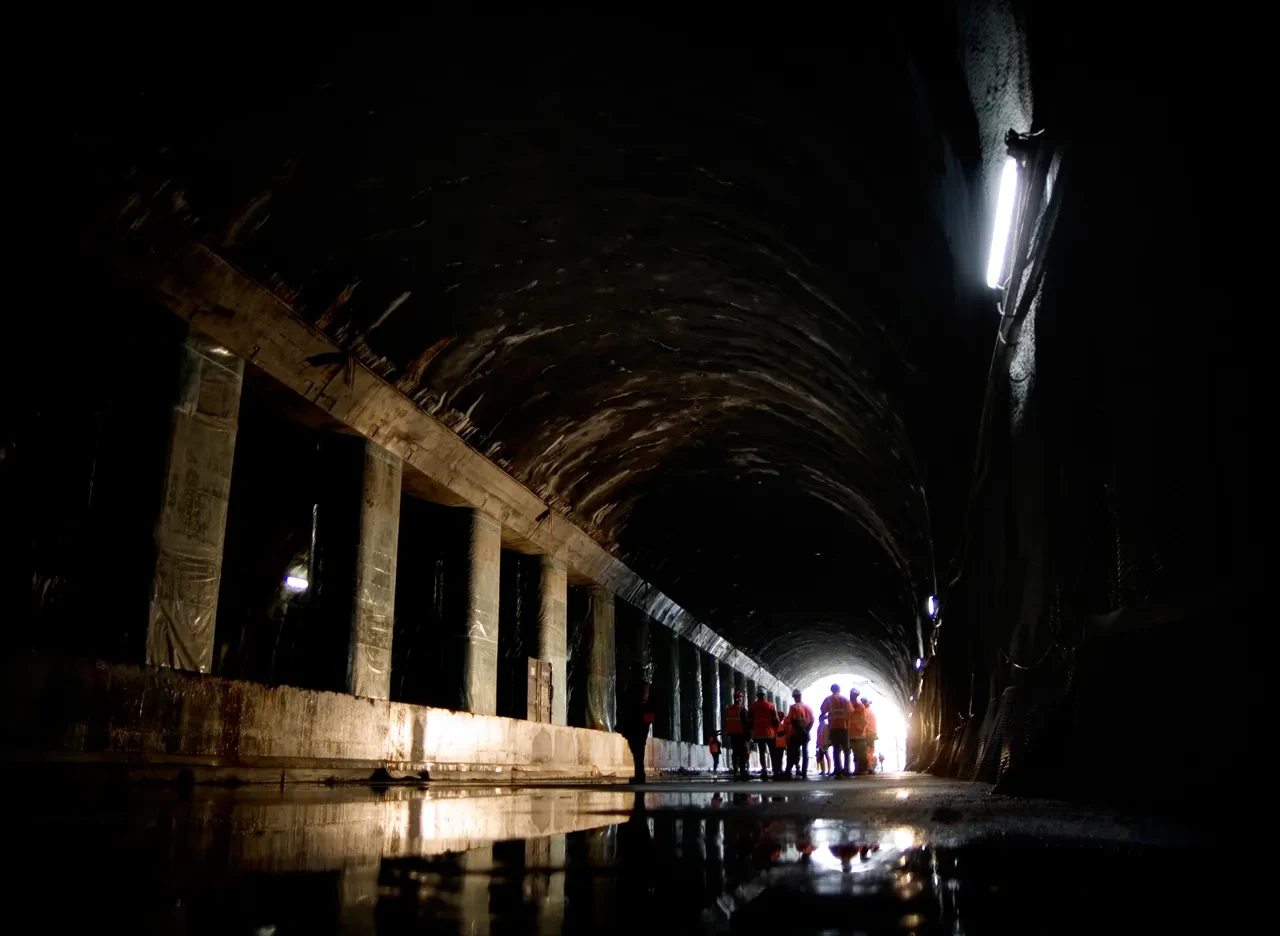 Uydu görüntüleri her şeyi ortaya çıkardı! İşte yıllarca saklanan dünyanın en gizli yer altı üsleri