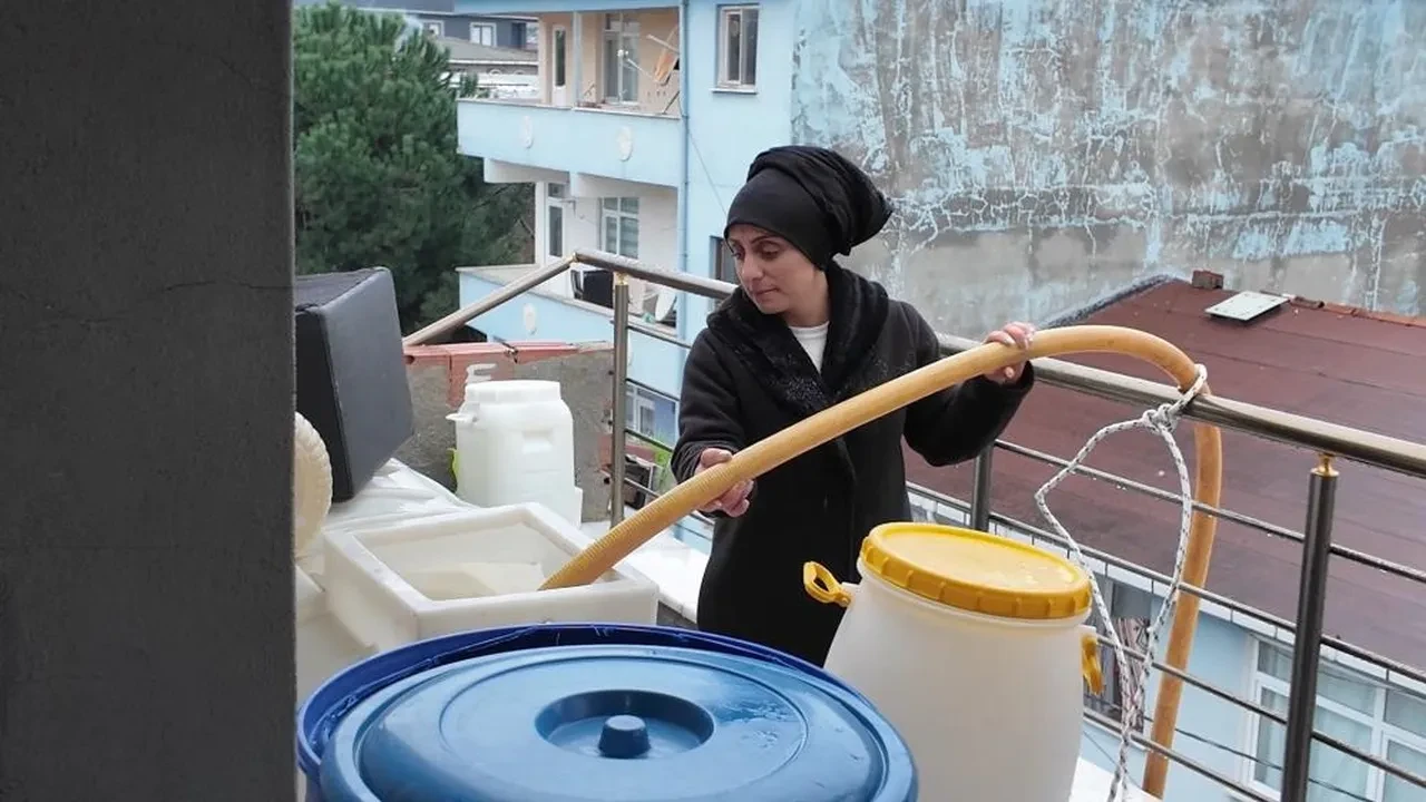 Vicdansızlığın böylesi! Evi terk etti, çocuklarını ve eşini elektriksiz ve susuz bıraktı