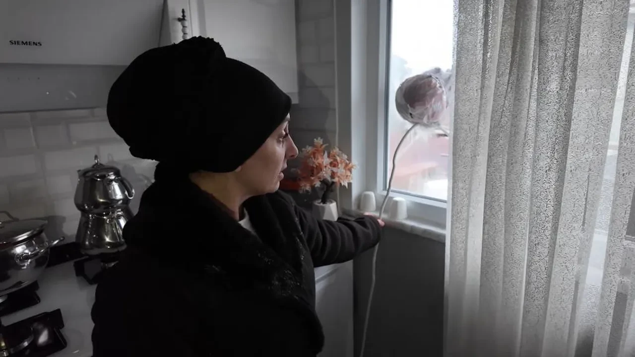 Vicdansızlığın böylesi! Evi terk etti, çocuklarını ve eşini elektriksiz ve susuz bıraktı
