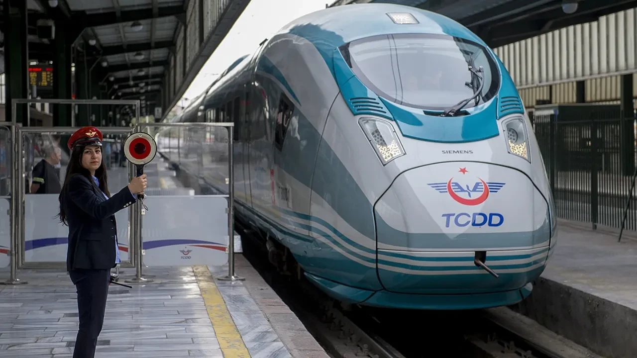 Yüksek Hızlı Tren biletine zam geldi! İşte yeni YHT bilet tarifesi
