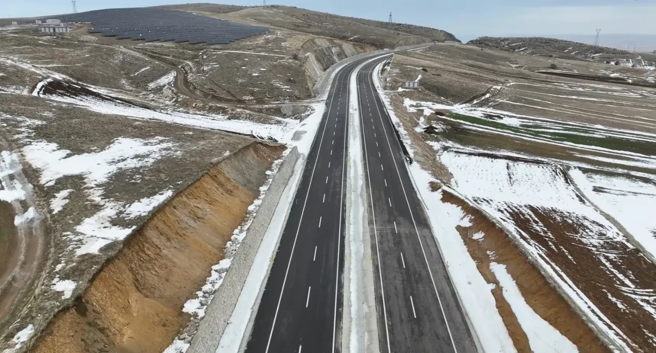 Ağır vasıta çilesi son buluyor! Bakan Uraloğlu duyurdu: Transit trafiği şehir dışına alıyoruz