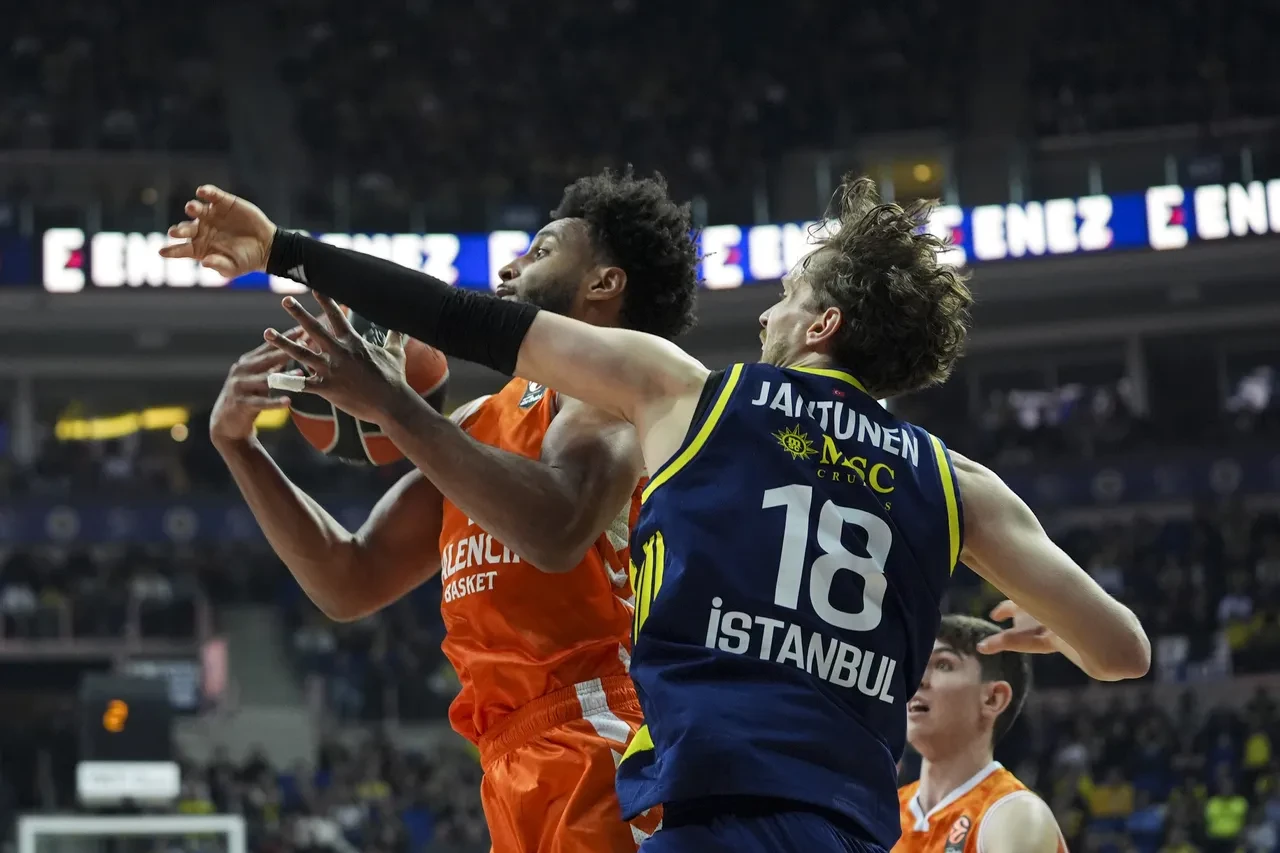 Fenerbahçe Beko Velancia maç sonucu kaç kaç? EuroLeague'de 14. galibiyet