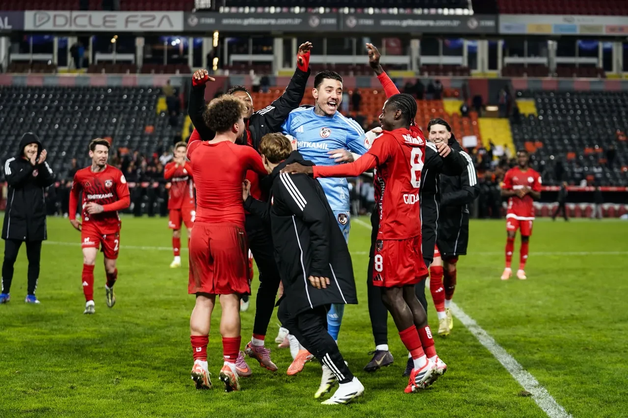 Galatasaray - Gaziantep FK | SÜPER LİG CANLI MAÇ ANLATIMI