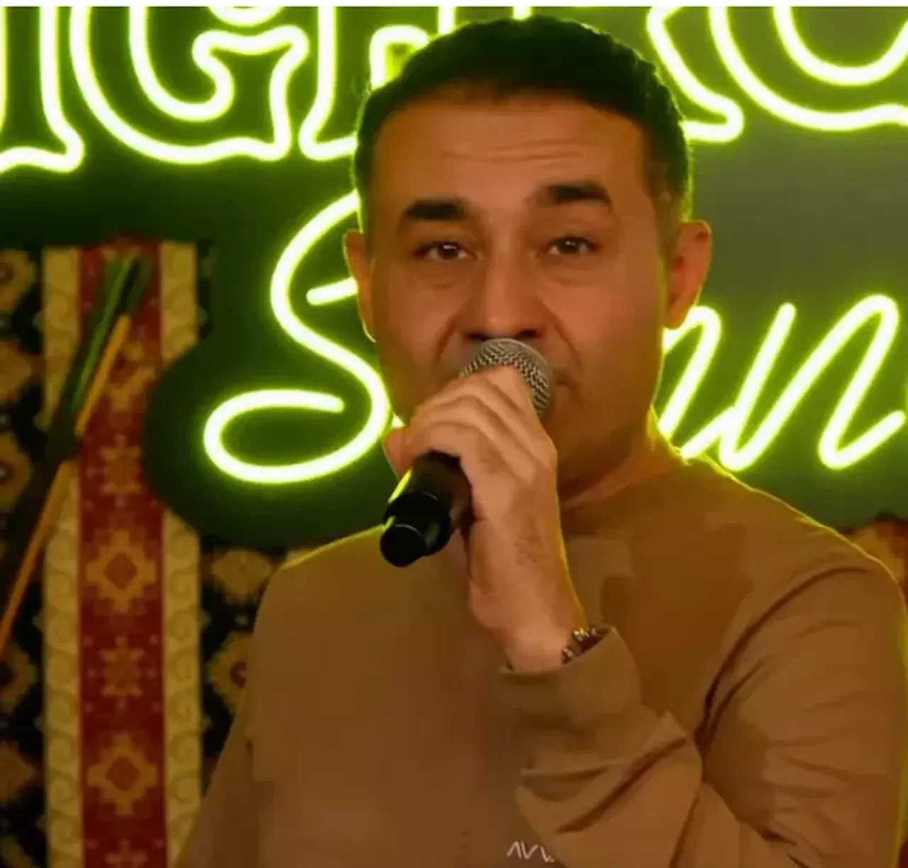 İbrahim Tatlıses'in 'veliahtı' Küçük İbo'nun sahneye çıktığı mekan sosyal medyayı salladı 