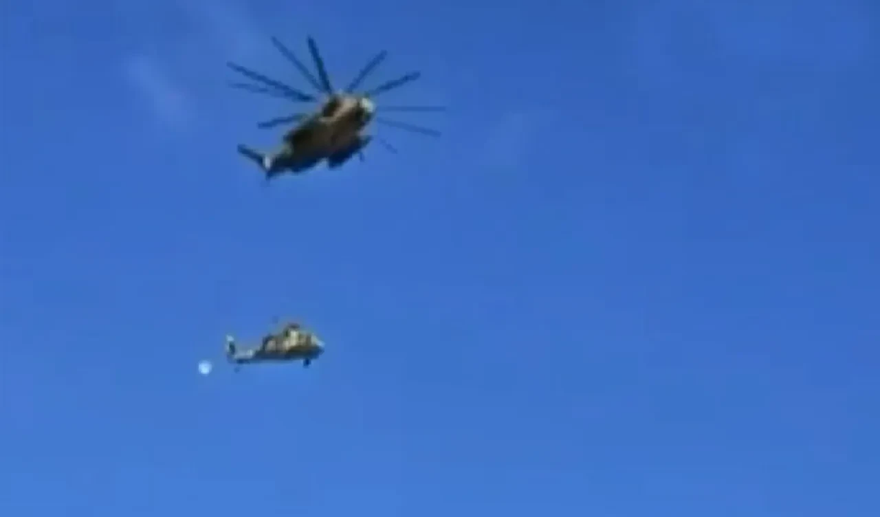 İsrail ordu helikopteri, başka bir helikopterle taşındığı sırada düştü! O anlar saniye saniye kaydedildi