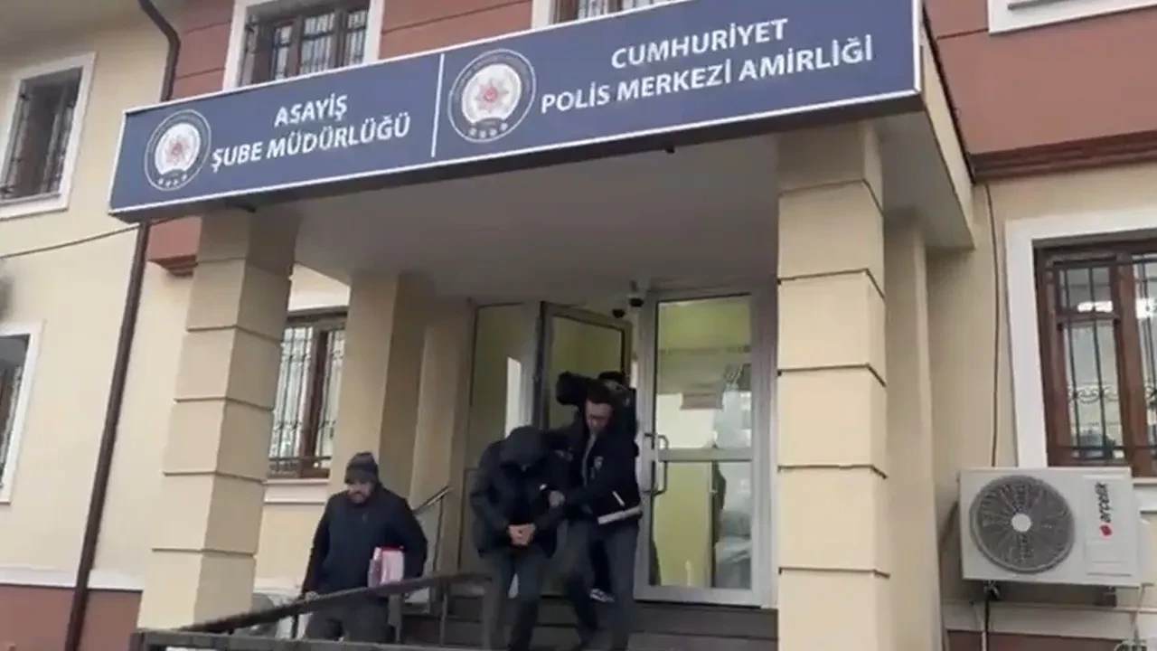 Kendilerini polis ve savcı olarak tanıtıp milyonluk vurgun yaptılar!