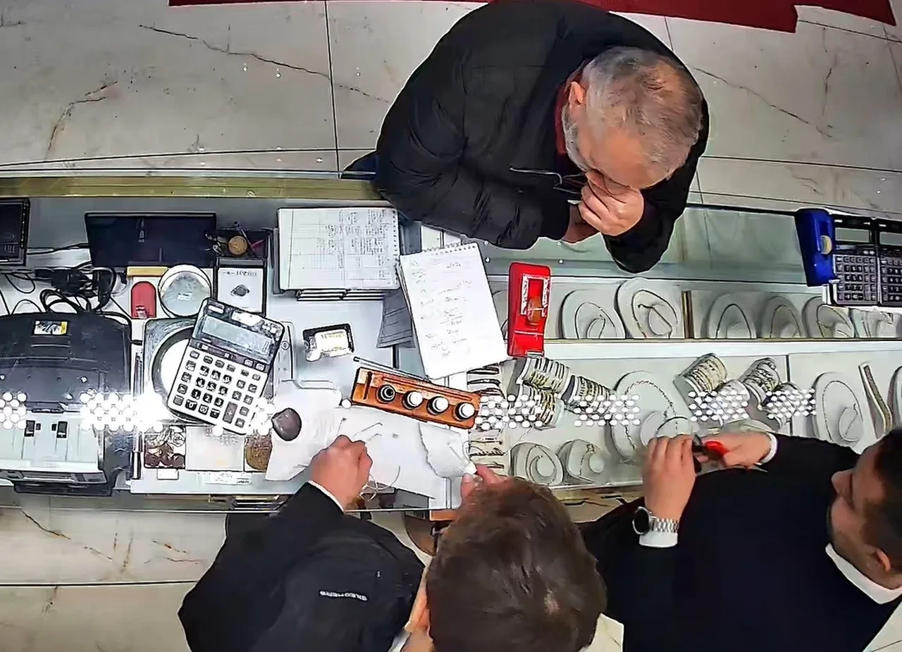 Kuyumcuyu dolandırmaya çalıştı, neye uğradığını şaşırdı!