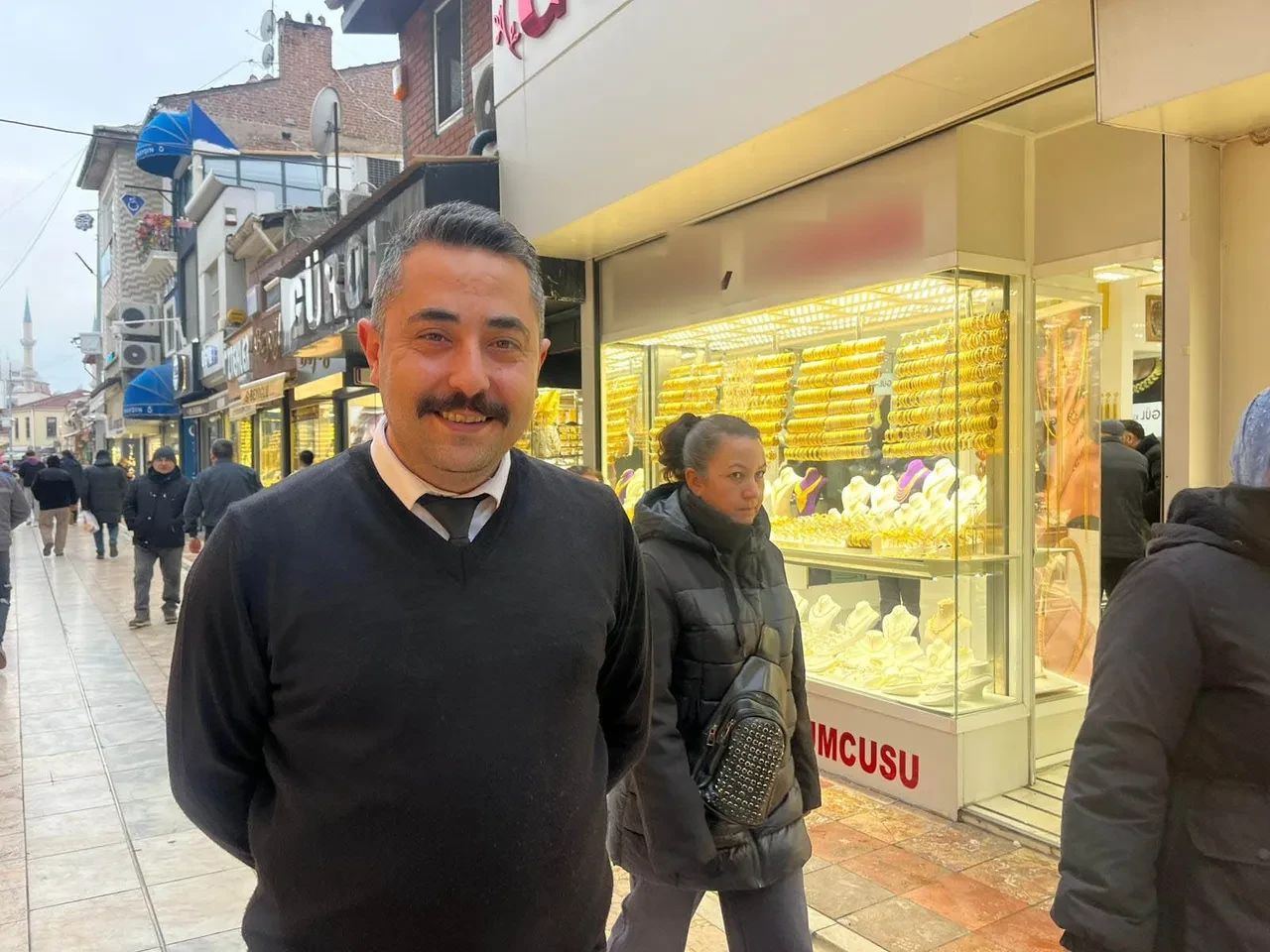 Kuyumcuyu dolandırmaya çalıştı, neye uğradığını şaşırdı!