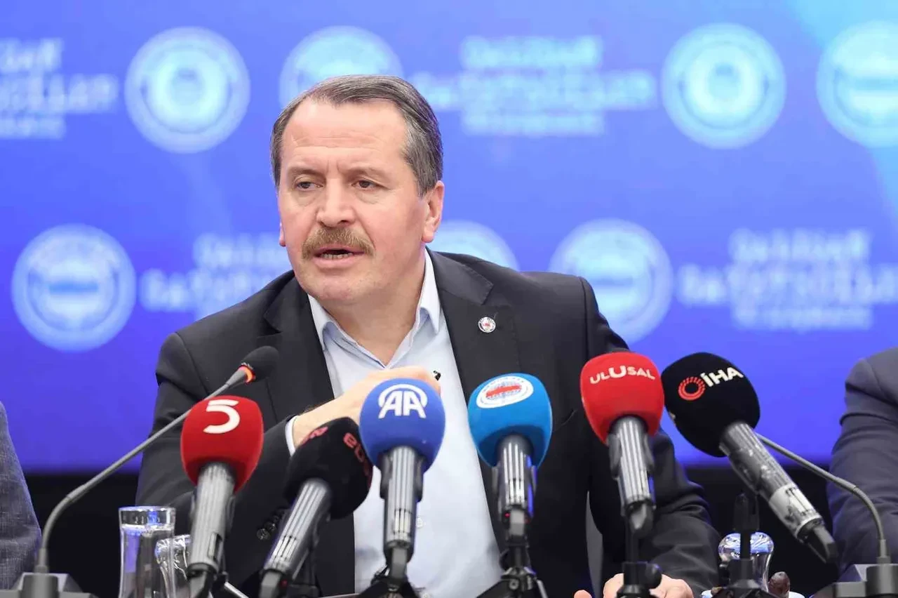 Memur-Sen Genel Başkanı Yalçın: "Kamu Personel Sistemi’ni yeniden onarmaya ihtiyaç var"